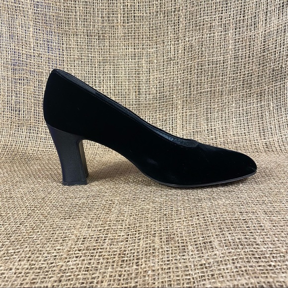 Stuart Weitzman Pumps Square Toe Black Velvet 8.5B - Picture 4 of 11